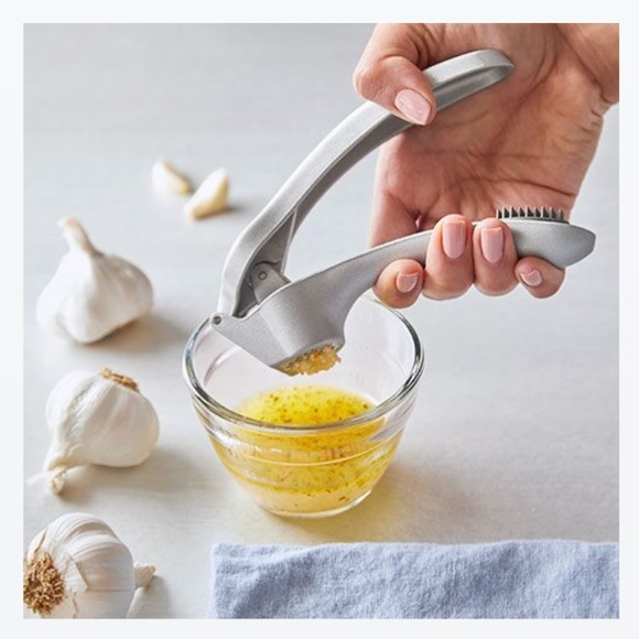 Pampered Chef Kitchen New Pampered Chef Garlic Press Poshmark